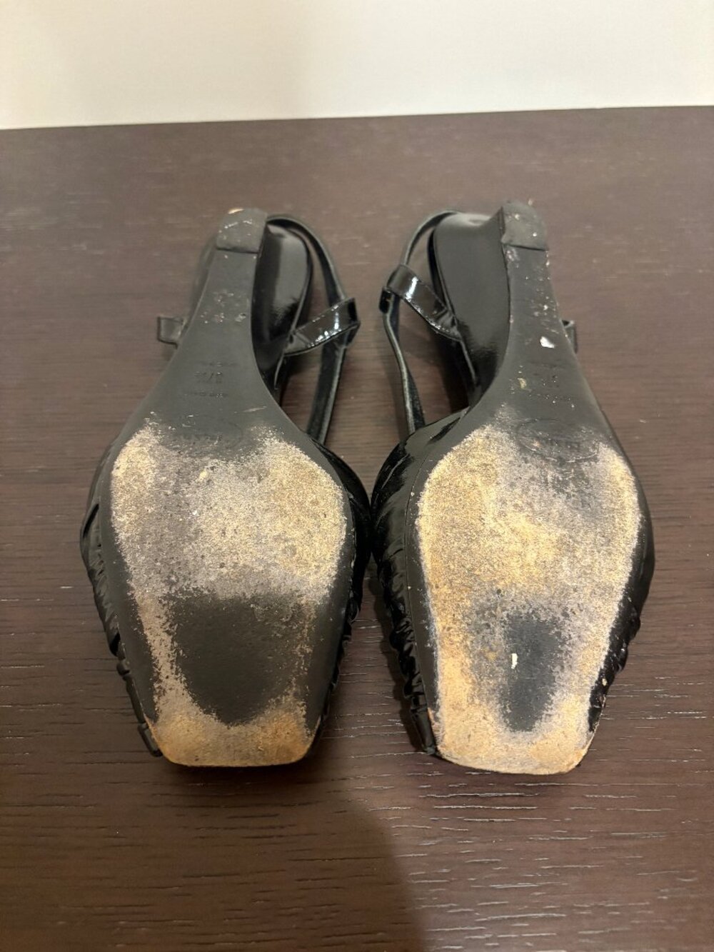 🖤PRADA Vintage Y2K Black Patent Criss Cross Kitten Heel Sandals - Size 7/37.5 - Picture 3 of 4